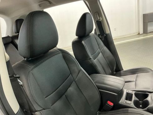 Used 2020 Nissan Rogue SL FWD image 16