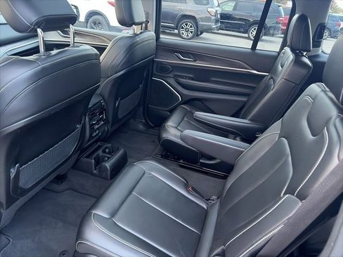 Used 2022 Jeep Grand Cherokee L Limited image 11