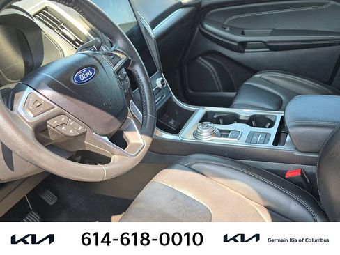 Used 2022 Ford Edge Titanium AWD/4WD image 17