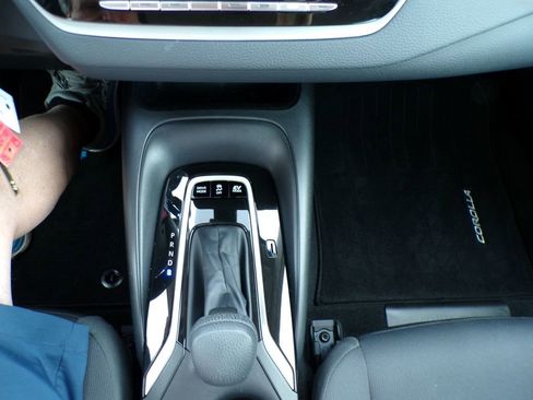 Used 2024 Toyota Corolla LE image 20