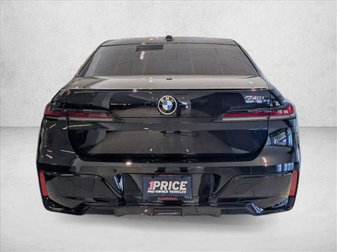 Used 2026 BMW 740i w/ Executive Package RWD image 7