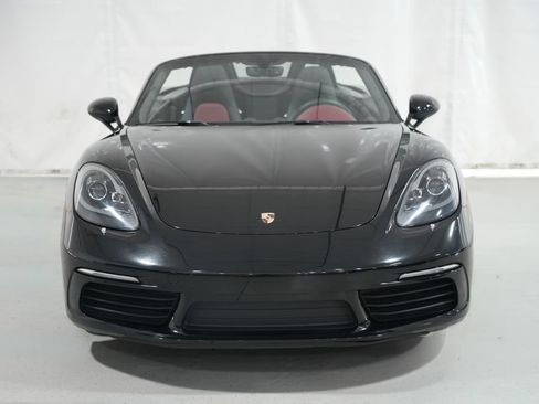 Used 2017 Porsche 718 Boxster RWD image 4