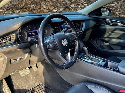 Used 2019 Buick Regal Essence w/ Sights and Sounds Package image 12