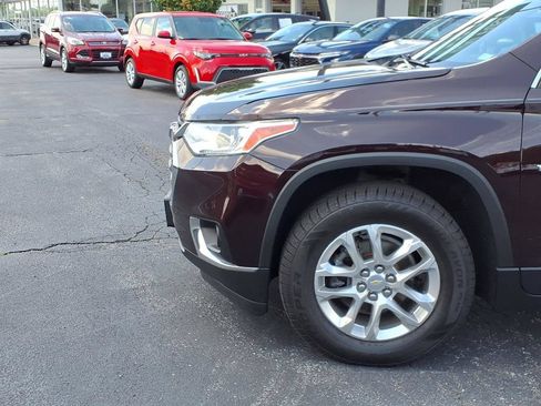 Used 2021 Chevrolet Traverse LT FWD image 20