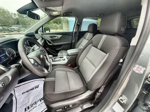 Used 2025 Chevrolet Blazer LT FWD image 18