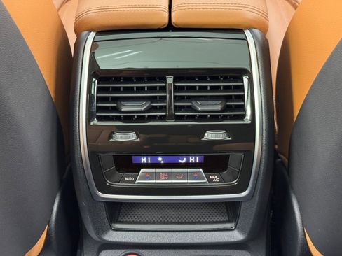 Used 2022 BMW X7 xDrive40i w/ Premium Package image 40