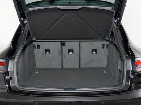 New 2026 Porsche Macan S image 13