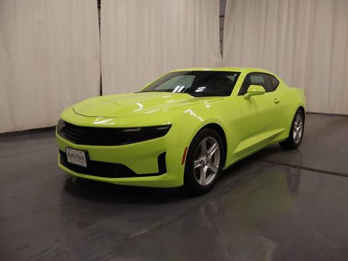 Used 2019 Chevrolet Camaro LT RWD image 6