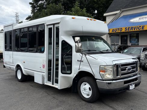 Used 2009 Ford E-450 and Econoline 450 RWD image 2