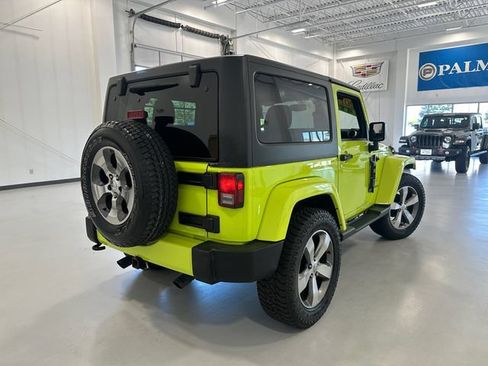 Used 2017 Jeep Wrangler Sahara w/ Connectivity Group AWD/4WD image 5