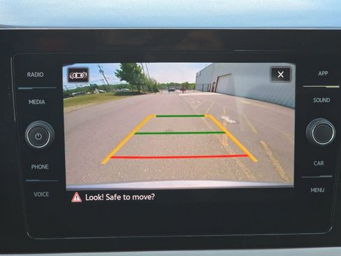 Used 2025 Volkswagen Taos SE FWD image 27