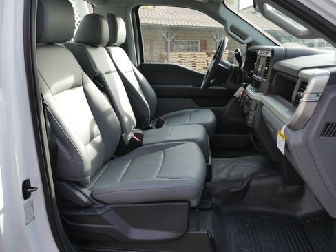 Certified 2024 Ford F450 XL w/ XL Chrome Package image 21