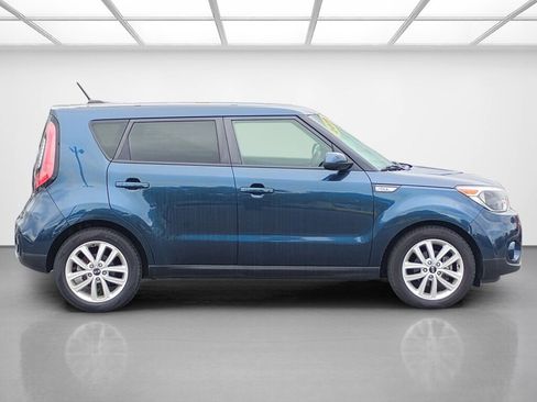 Used 2019 Kia Soul + FWD image 6