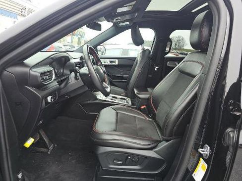 Used 2023 Ford Explorer ST-Line w/ Class IV Trailer Tow Package image 3