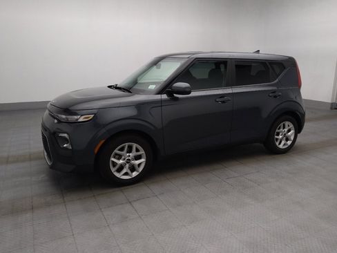 Used 2022 Kia Soul LX w/ Technology Package FWD image 2