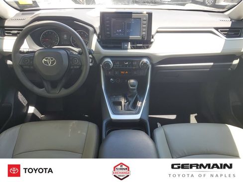 Used 2019 Toyota RAV4 XLE w/ Convenience Package FWD image 18