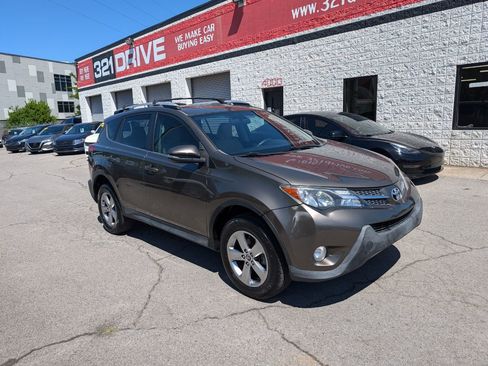 Used 2015 Toyota RAV4 XLE FWD image 1