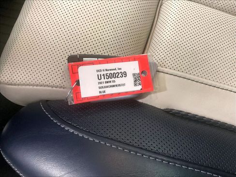 Used 2021 BMW X5 M50i w/ Executive Package image 31