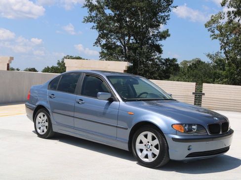 Used 2004 BMW 325xi Sedan AWD/4WD image 3