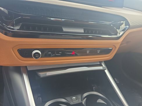 Used 2025 BMW 430i Coupe w/ Convenience Package image 18