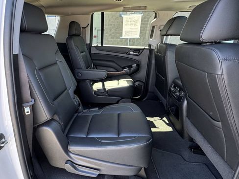 Used 2019 Chevrolet Suburban Premier AWD/4WD image 39