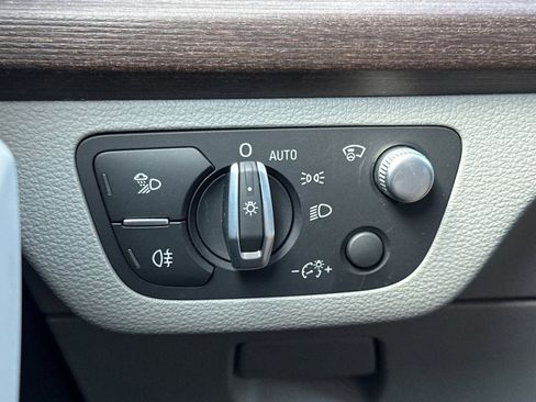 Used 2022 Audi Q5 e Prestige w/ Prestige Package image 35