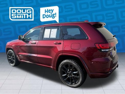 Used 2021 Jeep Grand Cherokee Laredo X image 2