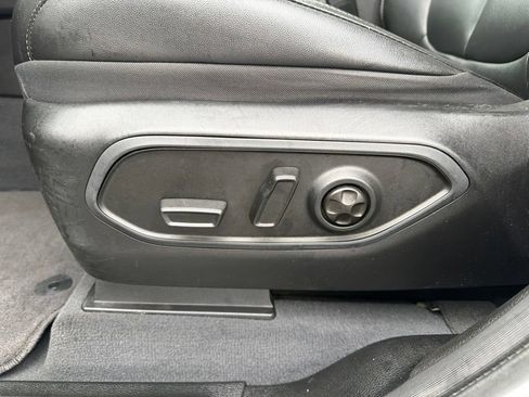 Used 2023 Jeep Grand Cherokee L Limited AWD/4WD image 13