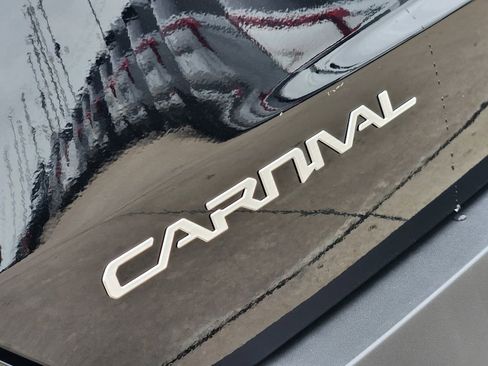 New 2026 Kia Carnival EX FWD image 9
