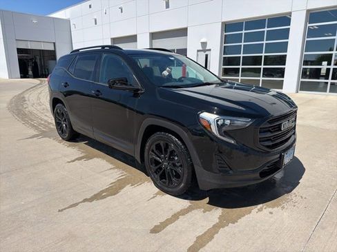 Used 2019 GMC Terrain SLE w/ Driver Convenience Package FWD image 3