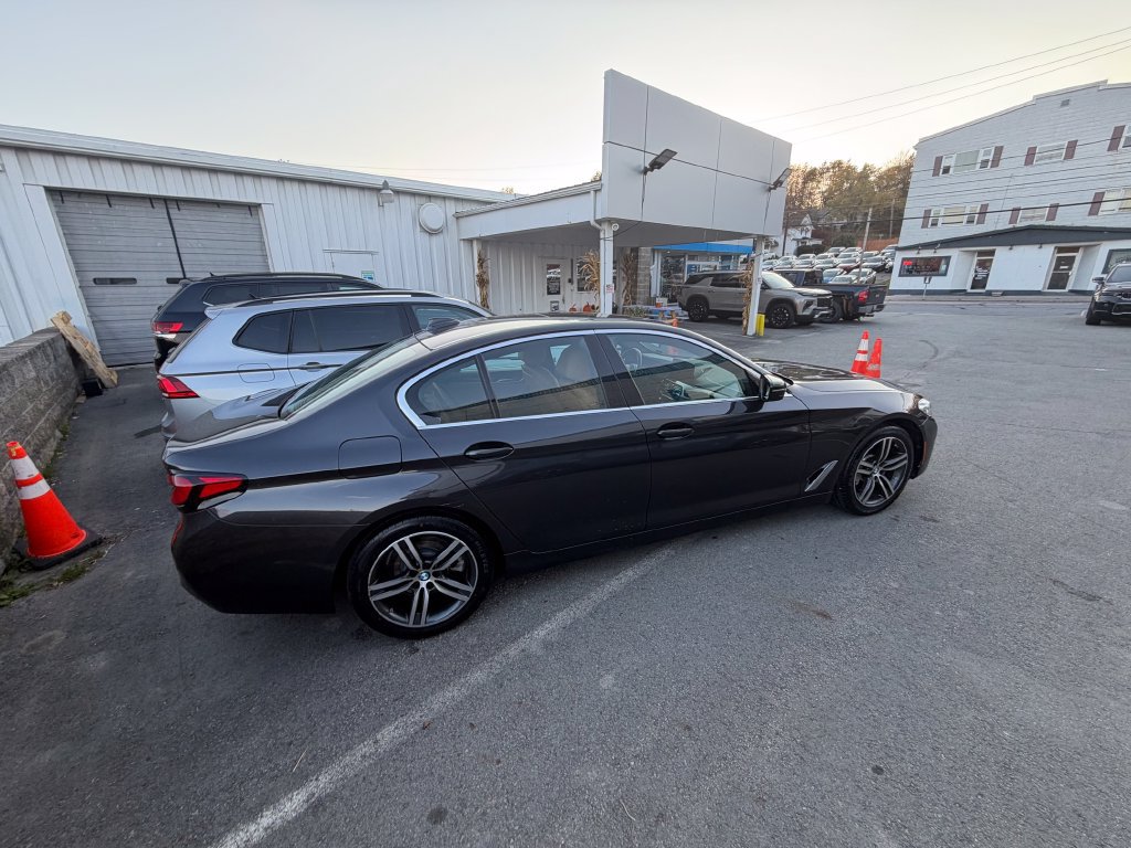 Used 2023 BMW 530i xDrive w/ Premium Package AWD/4WD image 6