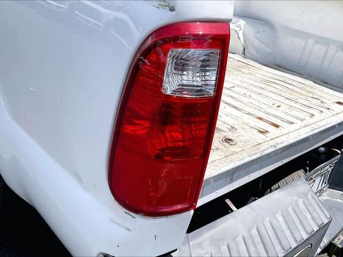 Used 2015 Ford F250 XL w/ Power Equipment Group RWD image 32