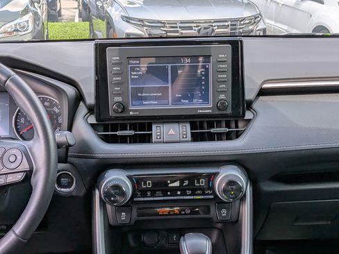 Used 2020 Toyota RAV4 XLE Premium FWD image 20