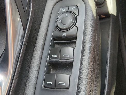Used 2022 GMC Terrain SLE w/ Driver Convenience Package FWD image 23