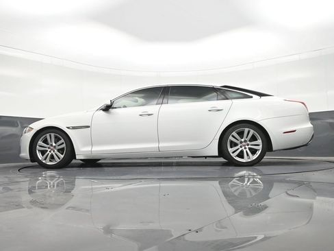 Used 2016 Jaguar XJ L Portfolio RWD image 24