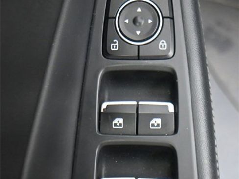 Used 2020 Hyundai Santa Fe Limited image 12