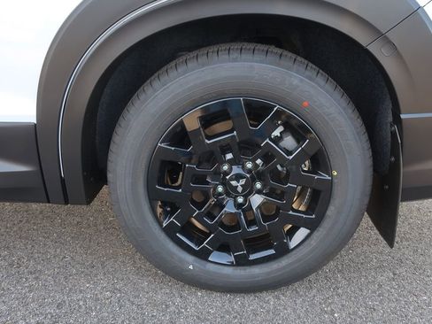 New 2026 Mitsubishi Outlander Trail Edition image 18