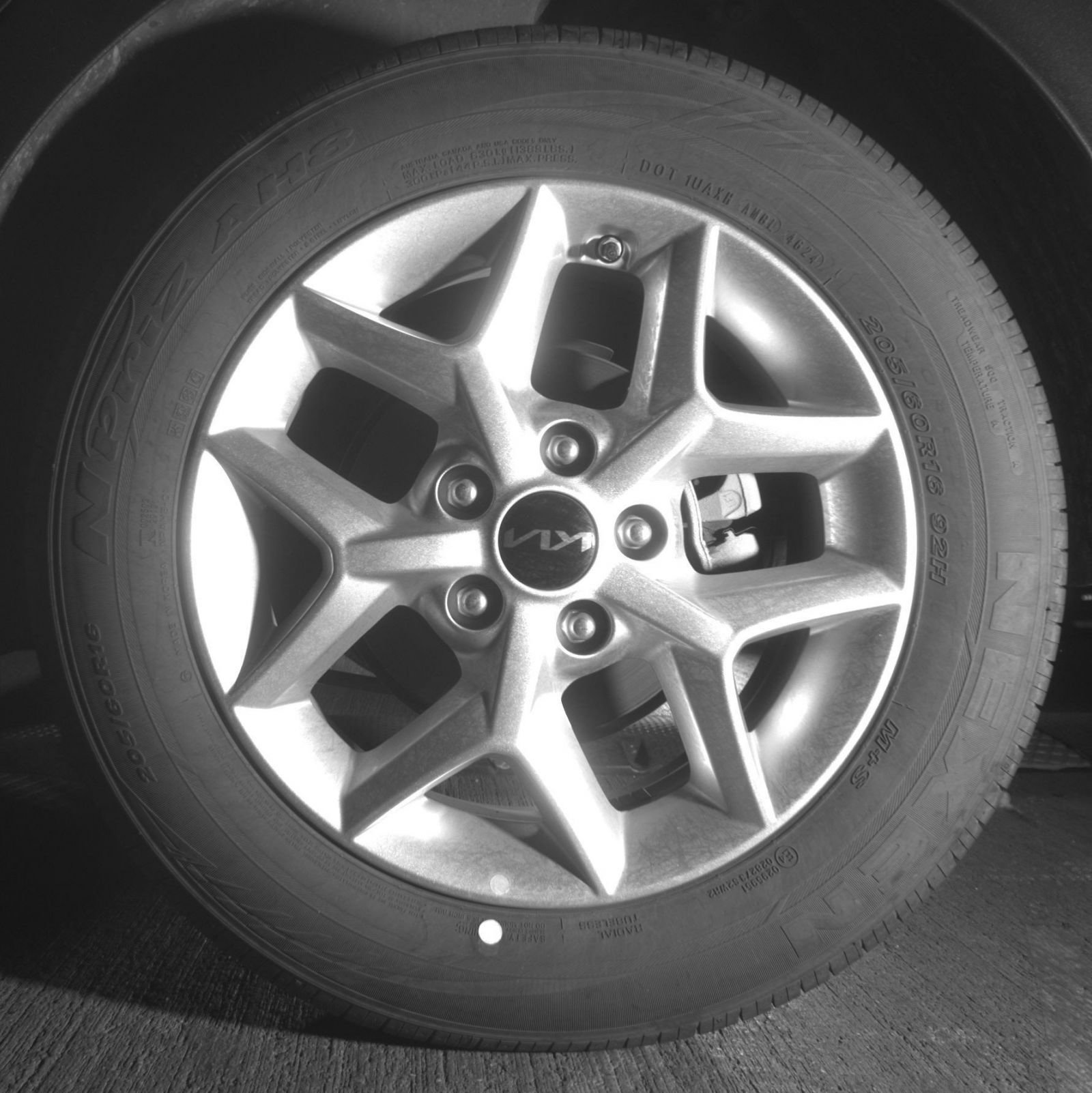 Used 2025 Kia Soul LX w/ LX Technology Package FWD image 16