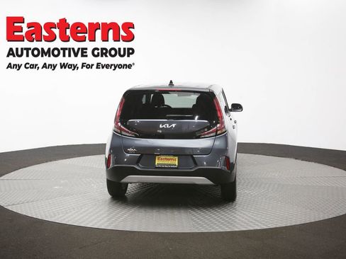 Used 2025 Kia Soul LX w/ LX Technology Package FWD image 37