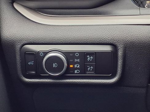 Used 2023 Ford Explorer XLT w/ Equipment Group 202A image 19