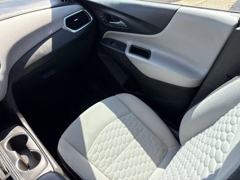 Used 2021 Chevrolet Equinox LS FWD image 15