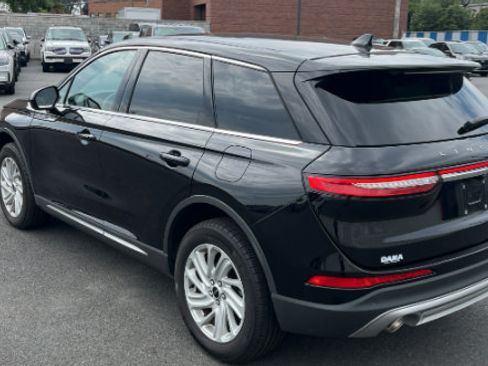 Used 2023 Lincoln Corsair AWD image 3