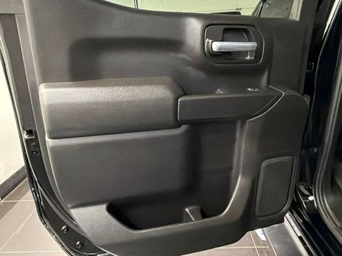 Used 2020 Chevrolet Silverado 1500 Custom Trail Boss w/ Custom Convenience Package AWD/4WD image 31