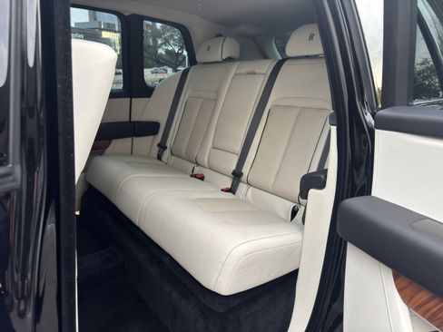 Used 2023 Rolls-Royce Cullinan image 9
