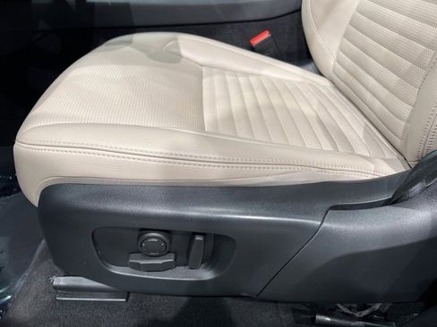 Used 2023 Land Rover Discovery Sport S image 21