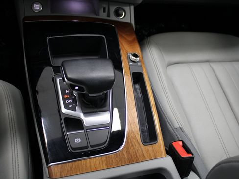 Used 2022 Audi Q5 2.0T Premium w/ Convenience Package image 32