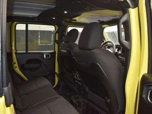 Used 2024 Jeep Gladiator Mojave w/ Technology Group image 11