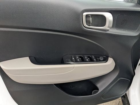 Certified 2023 Hyundai Venue SEL image 14