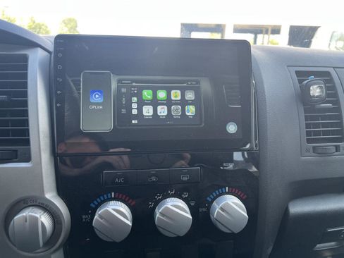 Used 2008 Toyota Tundra 4x4 CrewMax image 12