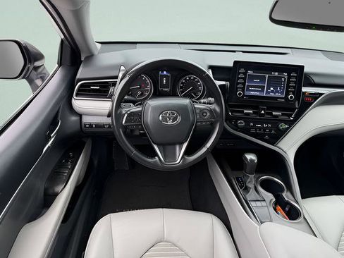 Used 2024 Toyota Camry SE w/ Convenience Package FWD image 5
